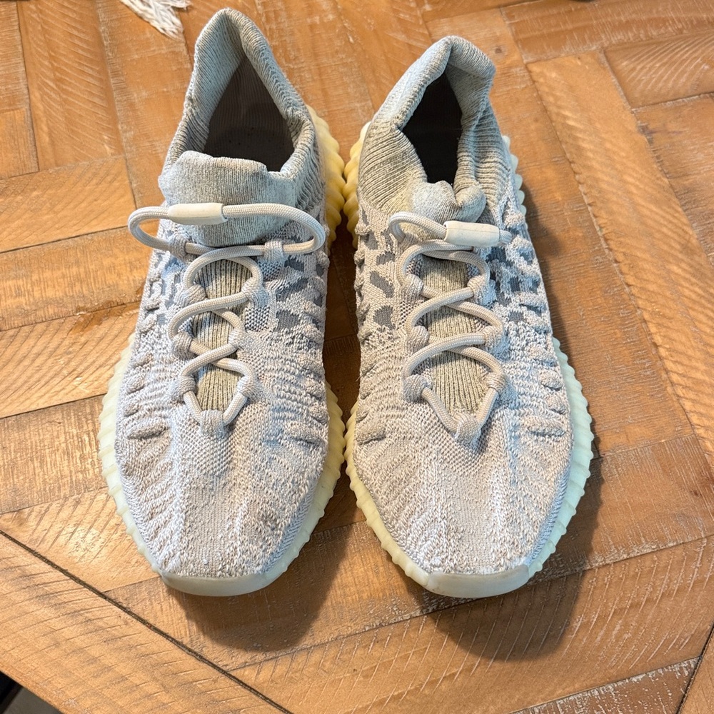 Yeezy boost 8.5